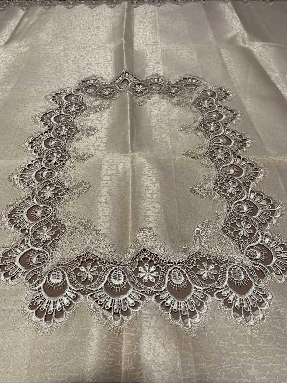 Macy's Cream Lace-Trim Rectangular Tablecloth  70 X 54 inches